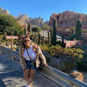 Meet your Posher, Daniela